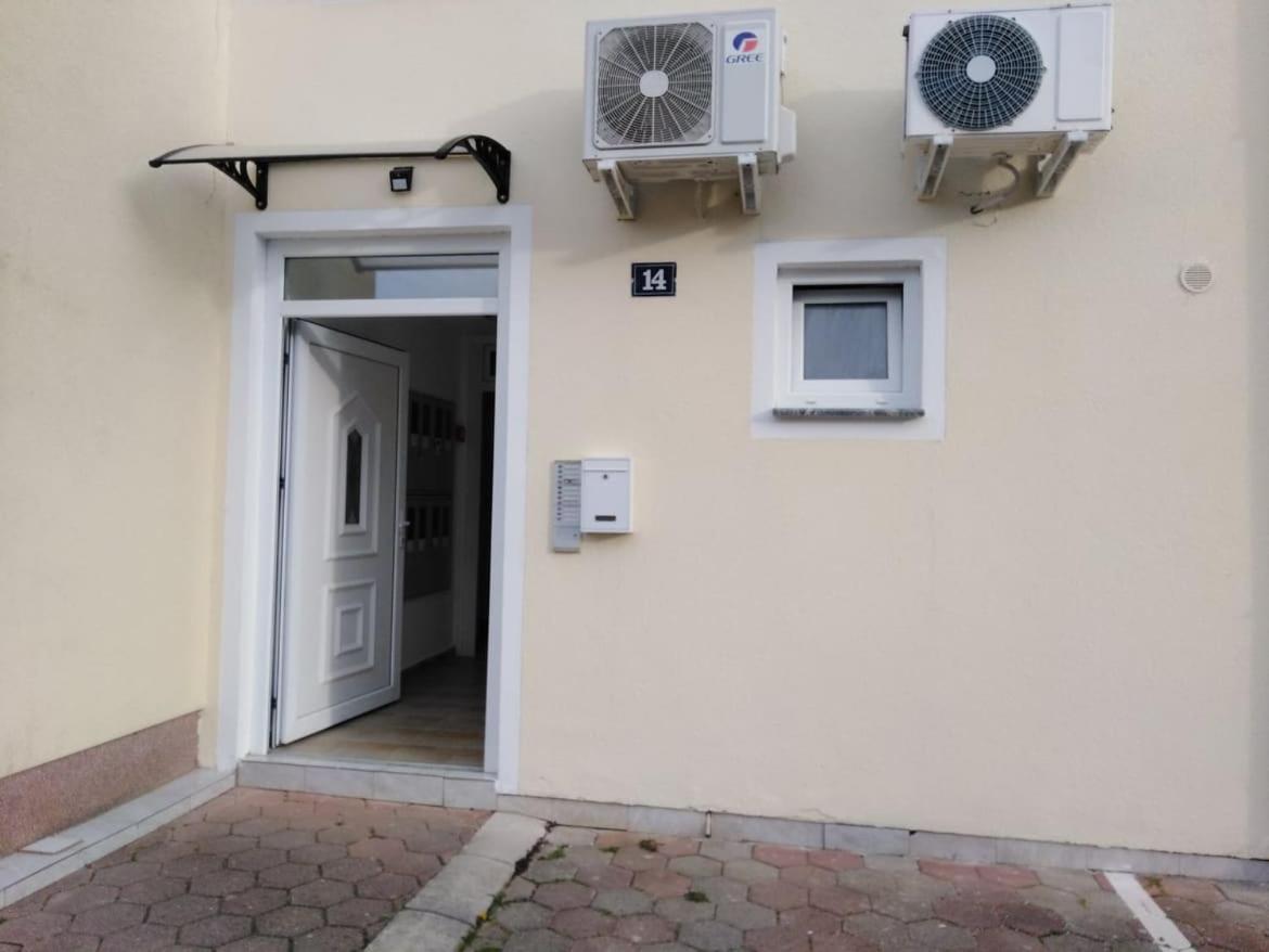 Studio Apartman Tonko - S Balkonom Zaton  Buitenkant foto